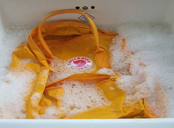 راهنمای شستشوی صحیح برزنت بدون آسیب